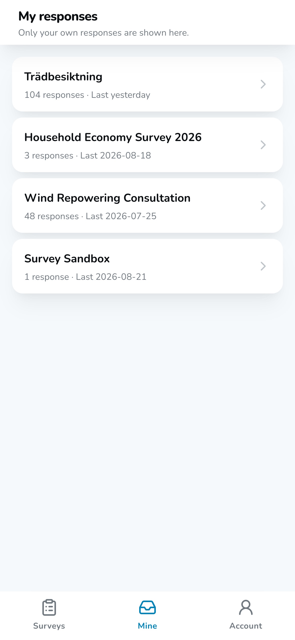 Fliken Mina i OrbGIS Mobile med användarens egna registreringar per enkät